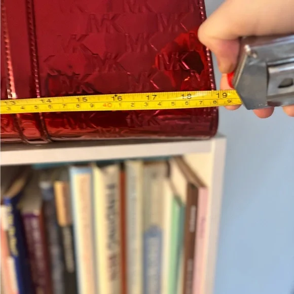 Gorgeous Red Metallic weekend (oversized) Structured Bag - Picture 4 of 7